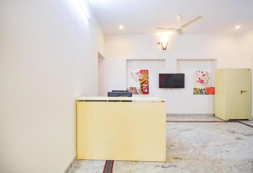 Hotel Oyo 68880 Arudhra Inn