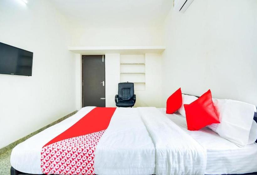 Otel Oyo 68880 Arudhra Inn