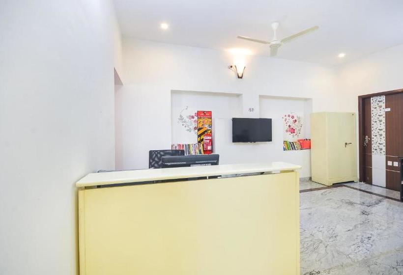 فندق Oyo 68880 Arudhra Inn