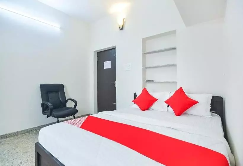 هتل Oyo 68880 Arudhra Inn