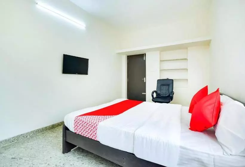 هتل Oyo 68880 Arudhra Inn