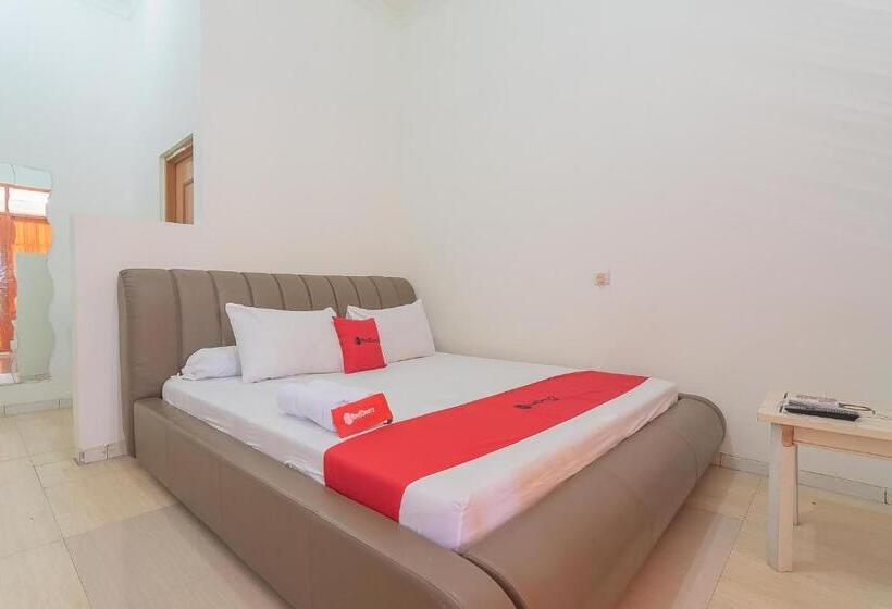 بنسيون Reddoorz Resort Syariah @ Batu Apung Purwakarta