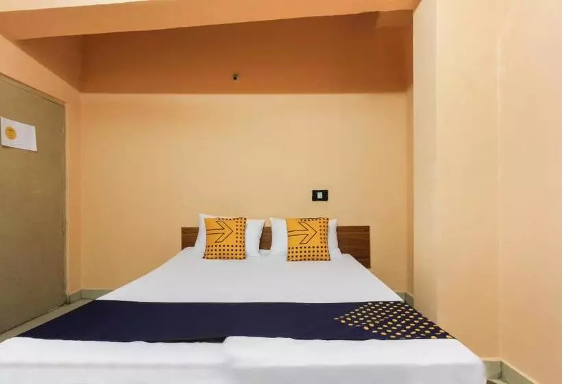 ホテル Spot On 67258 Sri Ranga Lodge