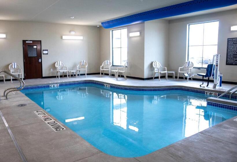 Cobblestone Hotel & Suites   Two Rivers