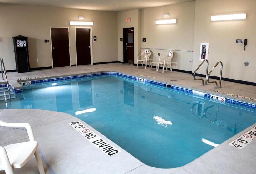 Cobblestone Hotel & Suites   Two Rivers