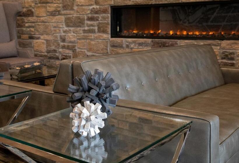 Cobblestone Hotel & Suites   Two Rivers