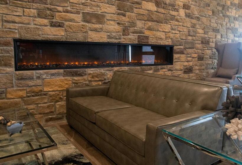 Cobblestone Hotel & Suites   Two Rivers