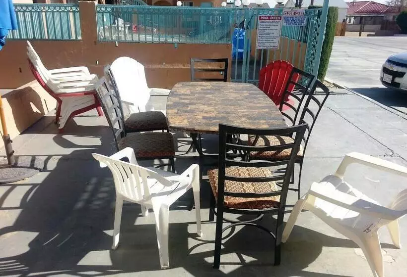 Отель Americas Best Value Inn Mojave