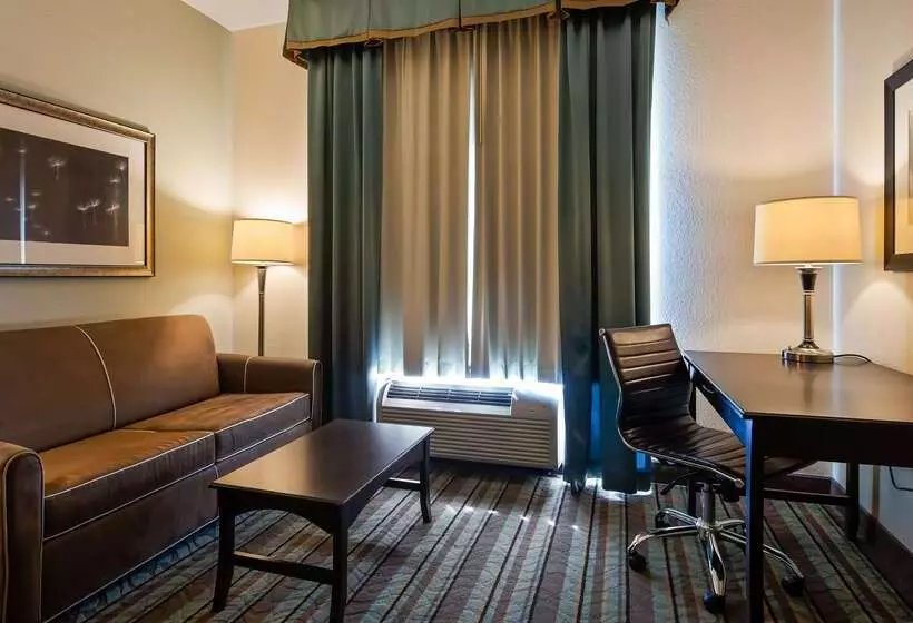 호텔 Best Western Plus Chain Of Lakes Inn & Suites