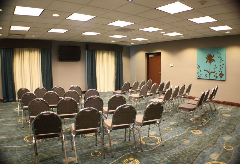 호텔 Best Western Plus Chain Of Lakes Inn & Suites