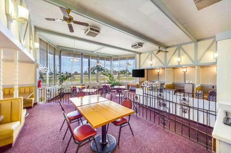 ホテル Hospitality Inn