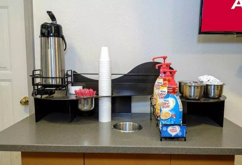 فندق Red Roof Inn Plus+ & Suites Opelika