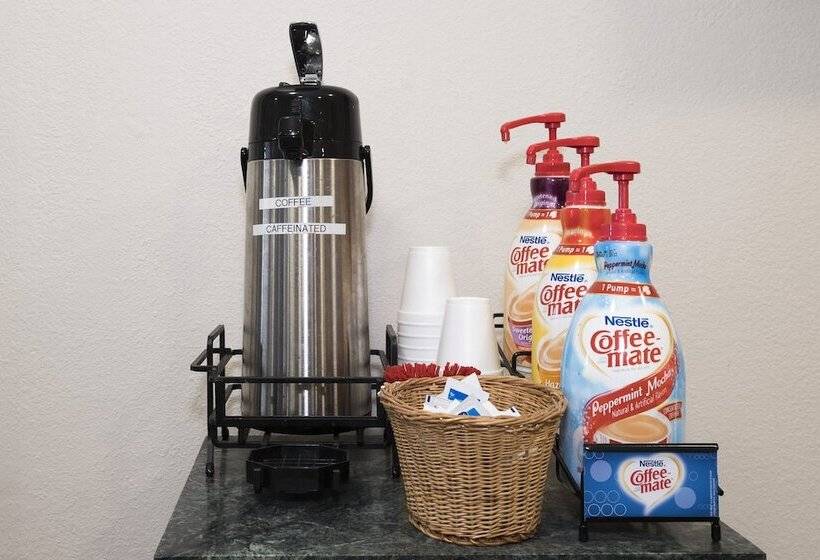 Szálloda Red Roof Inn Plus+ & Suites Opelika