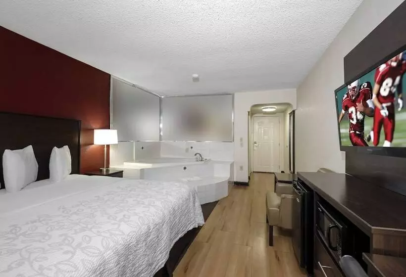 فندق Red Roof Inn Plus+ & Suites Opelika