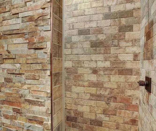 فندق Sara's Inn On The Boulevard