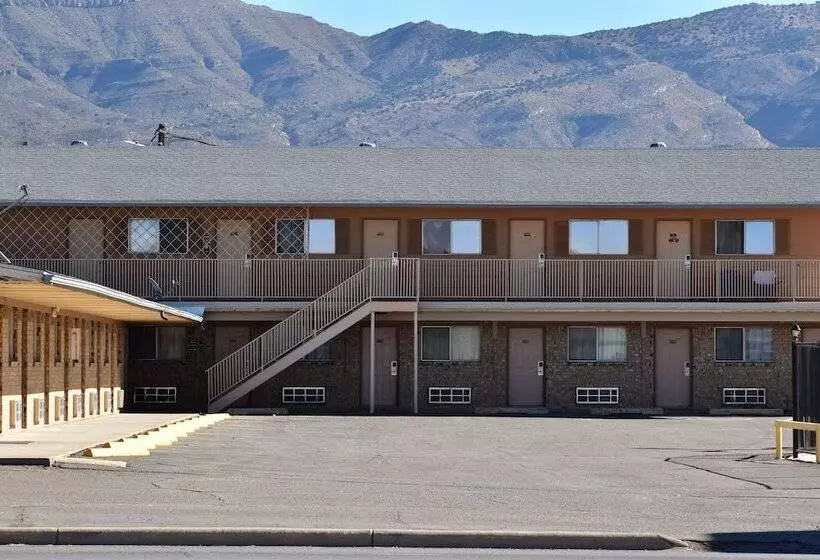 هتل Satellite Inn