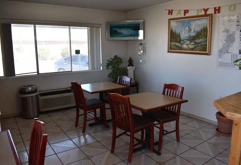 هتل Satellite Inn