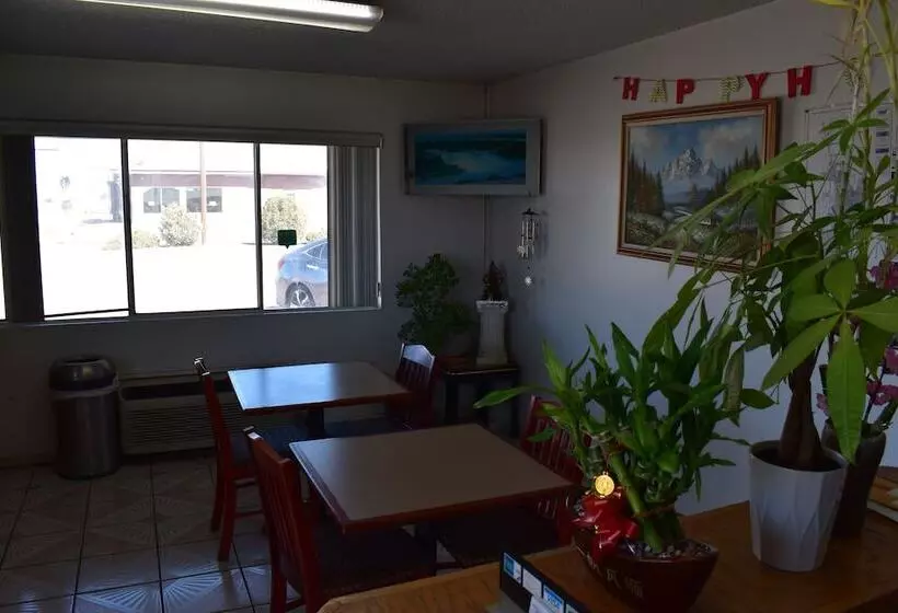 هتل Satellite Inn