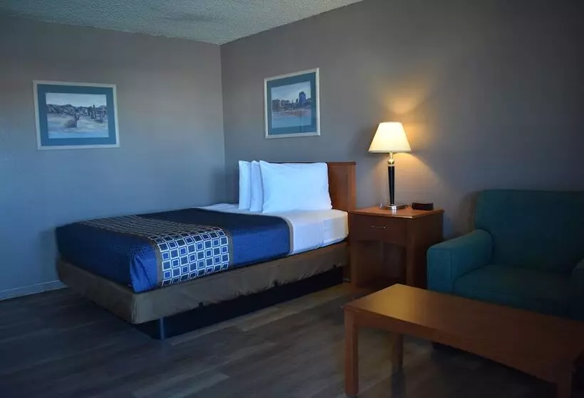 هتل Satellite Inn