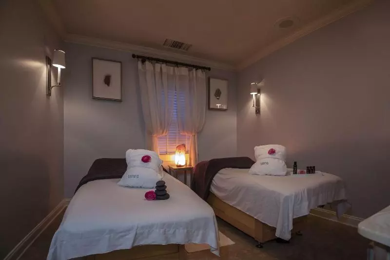 Отель Saybrook Point Resort & Marina