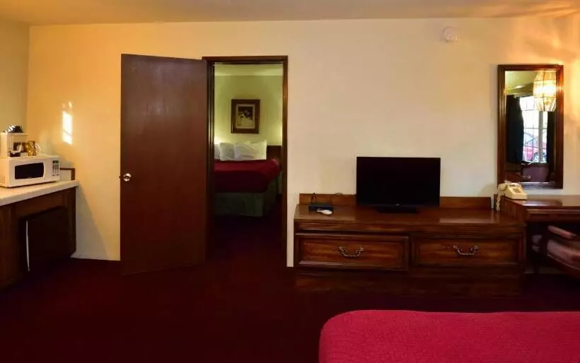 هتل Sequim West Inn