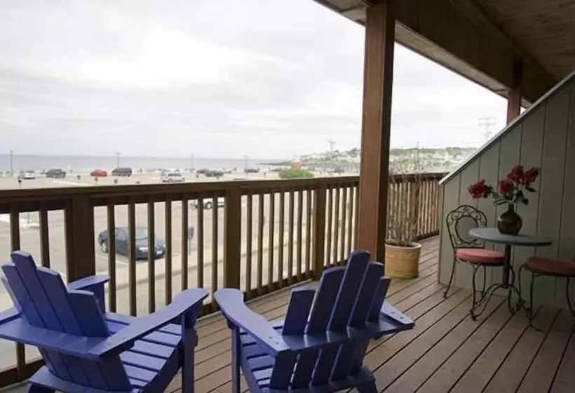 Sands By The Sea Motel