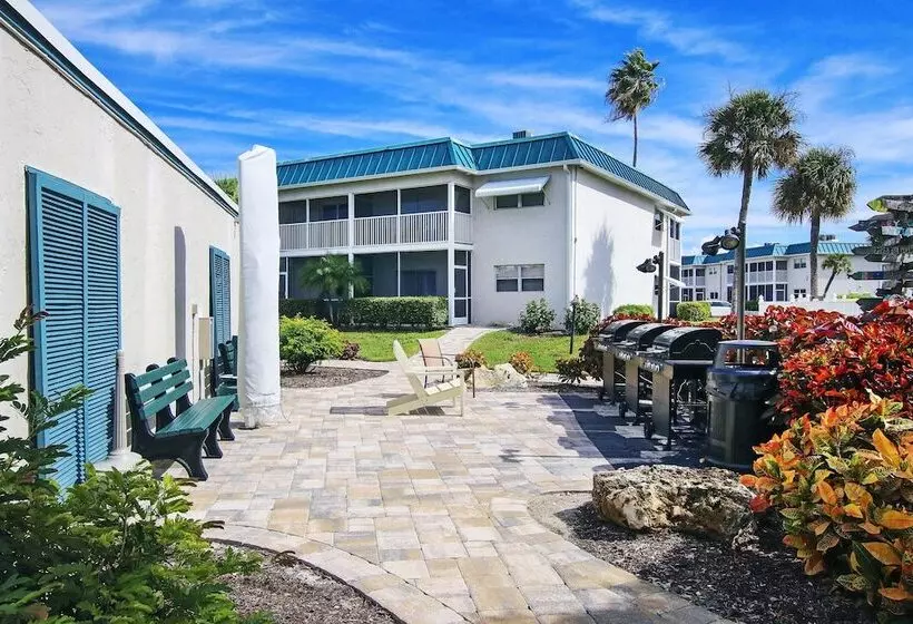Sanibel Arms West Condominiums