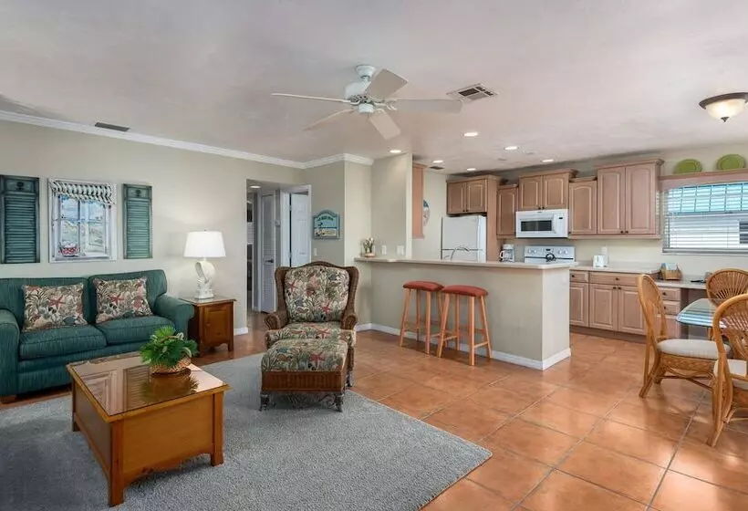 Sanibel Arms West Condominiums