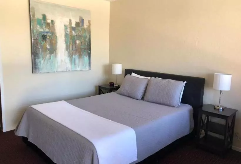 Sherwood Forest Motel