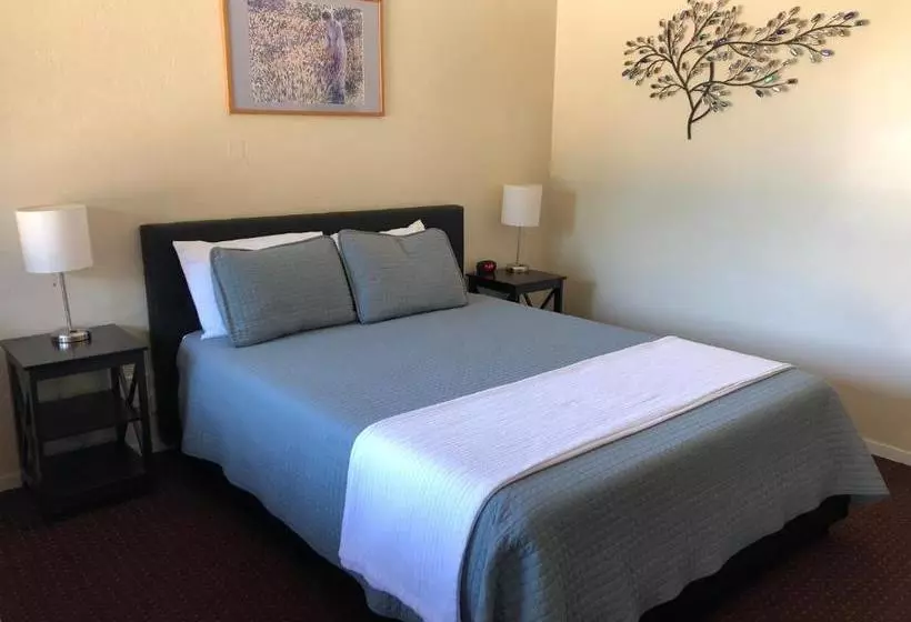 Sherwood Forest Motel