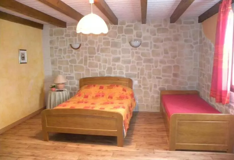 ベッドアンドブレックファースト Auberge Les Volpilières