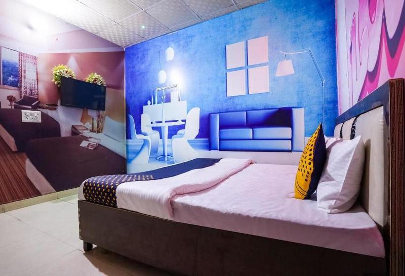 هتل Spot On 66080  Milan