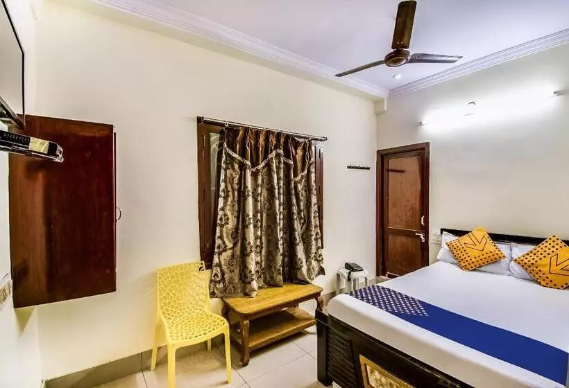 ホテル Spot On Sri Surya Lodge