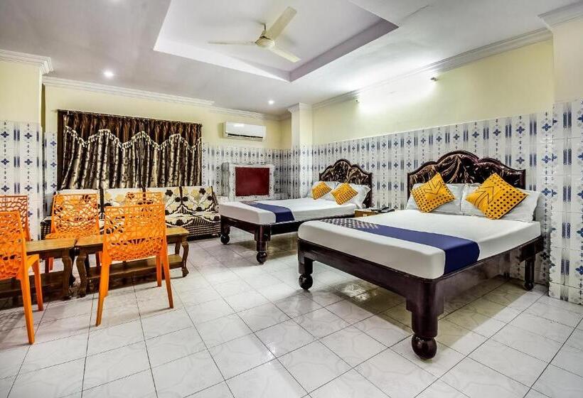 בית מלון כפרי Spot On Sri Surya Lodge