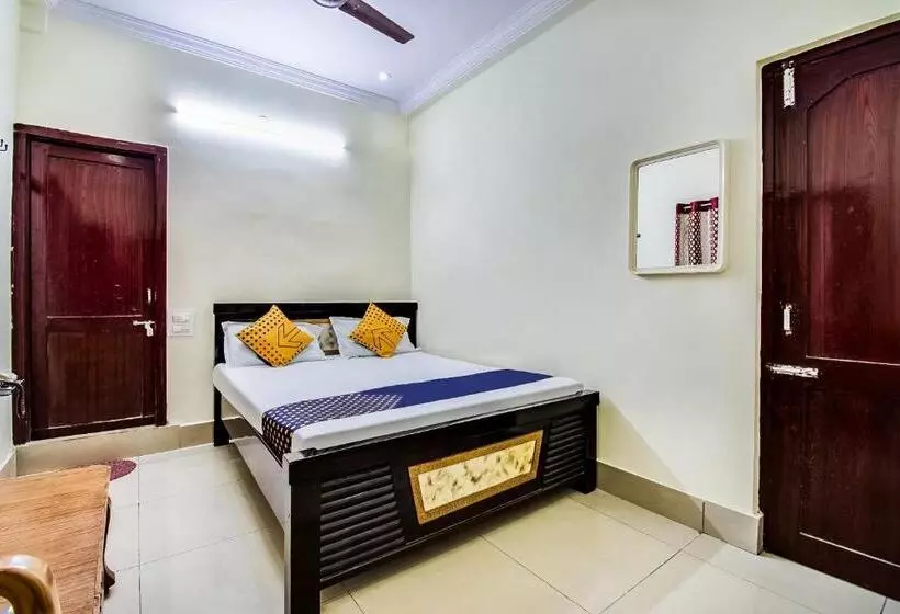 ホテル Spot On Sri Surya Lodge