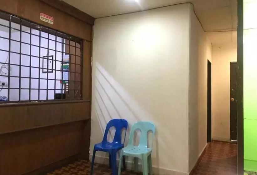 ホテル Spot On 89793 Tiong Yiing
