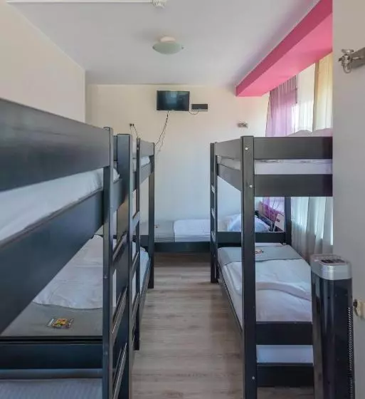 Hostel Puzzle Alfa