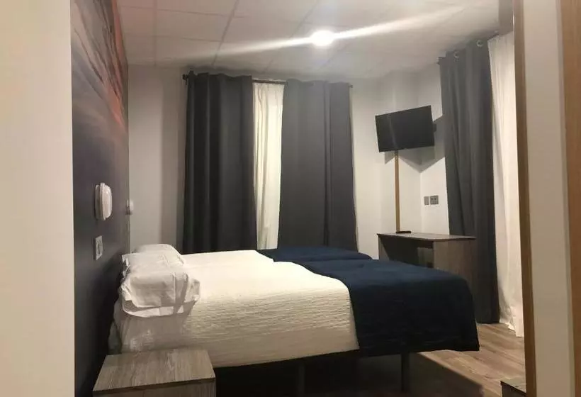 Hotelli Hostel El Paloma