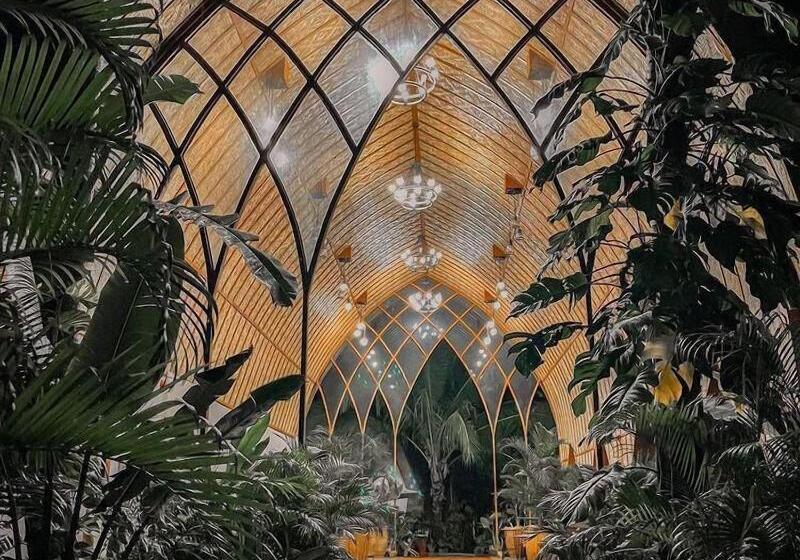 هتل Tropical Temple Siargao Resort