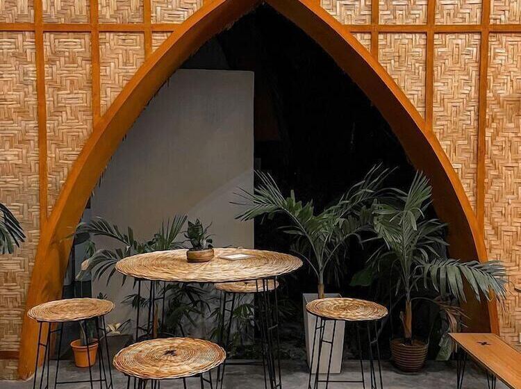 هتل Tropical Temple Siargao Resort