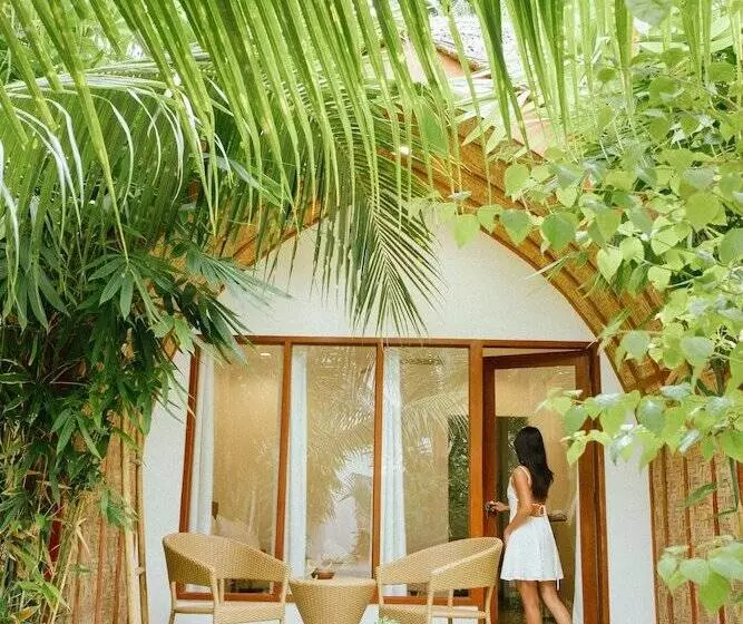 هتل Tropical Temple Siargao Resort