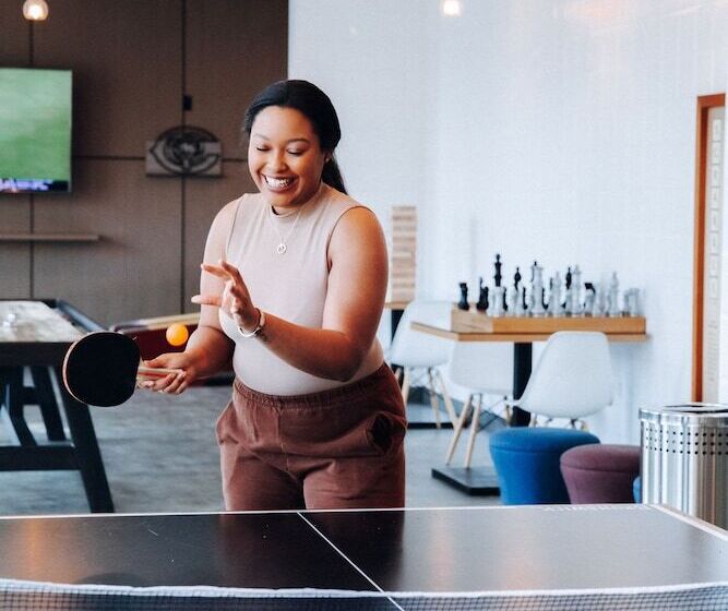 Level Chicago  Old Town