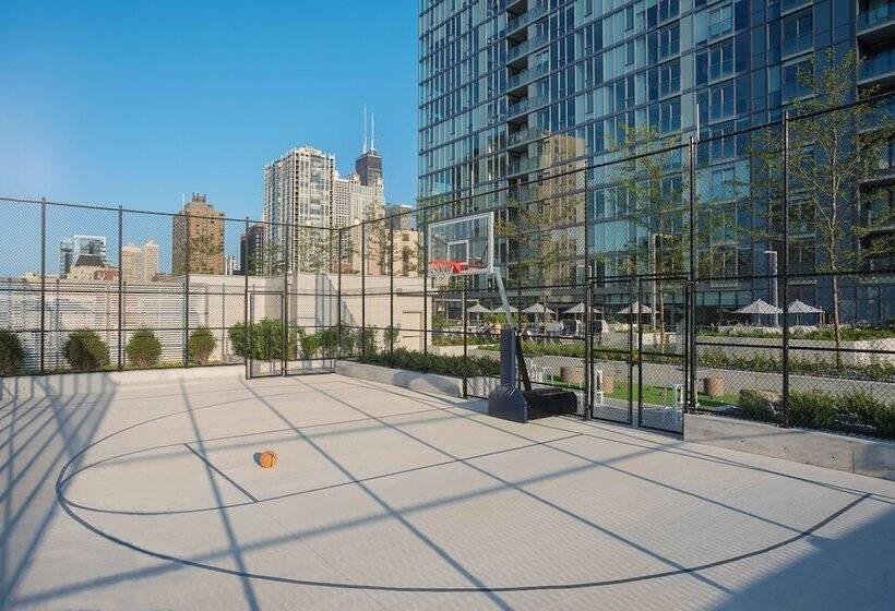 Level Chicago  Old Town