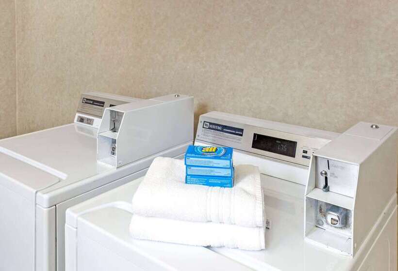 Отель Baymont By Wyndham Louisville Airport South