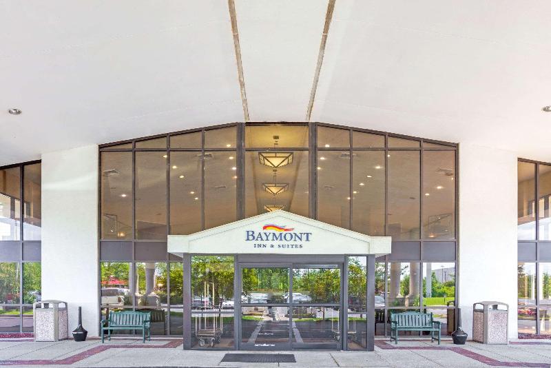 Отель Baymont By Wyndham Louisville Airport South