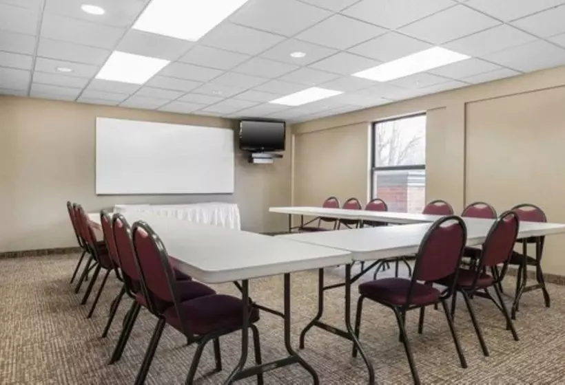 ホテル Comfort Inn Indianapolis North  Carmel