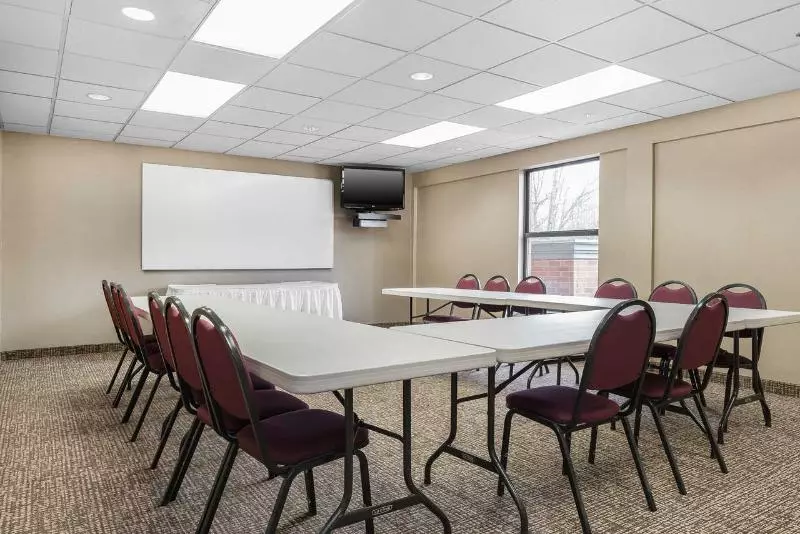 ホテル Comfort Inn Indianapolis North  Carmel