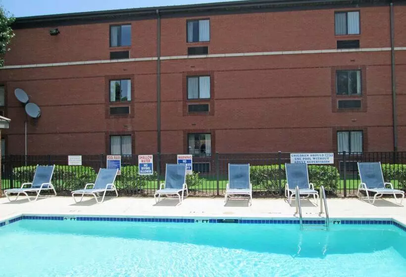 בית מלון כפרי Spark By Hilton Dallas Market Center