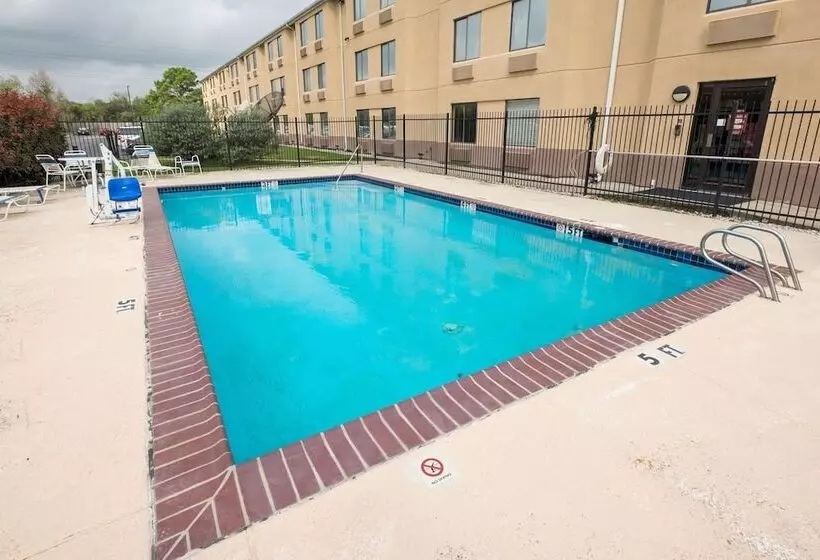 בית מלון כפרי Greentree Inn Houston Iah Airport