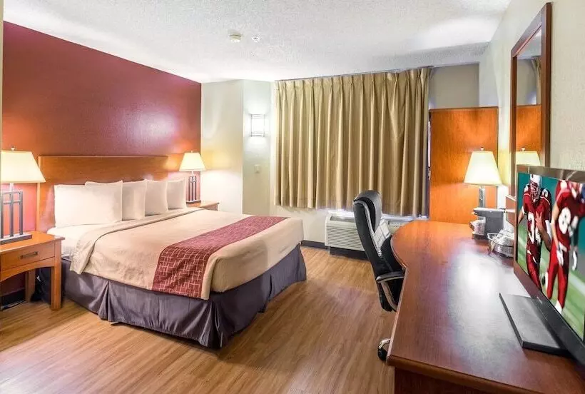 בית מלון כפרי Greentree Inn Houston Iah Airport